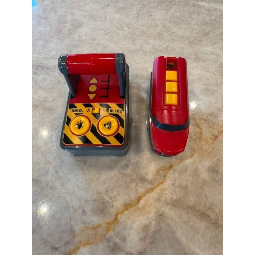 BRIO 33291 IR 102 Remote Control Train Engine & Controller Tested Works